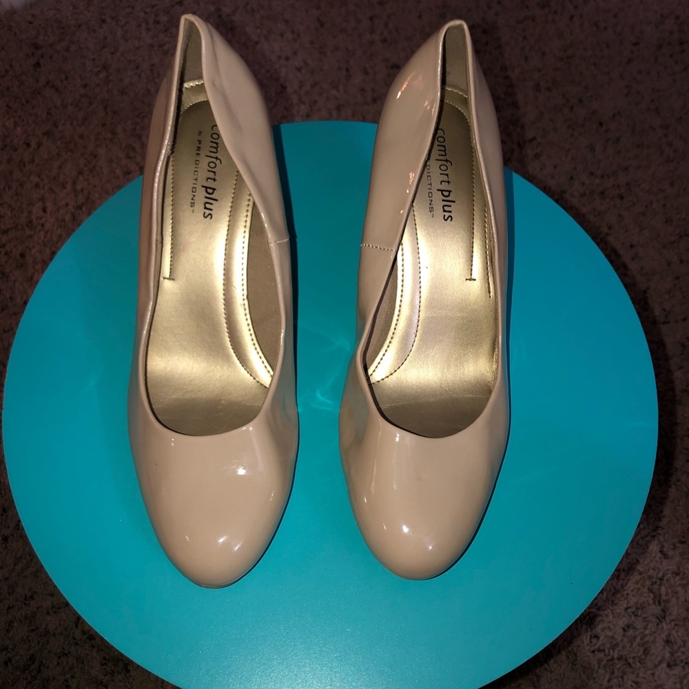 Nude heels 11 wide